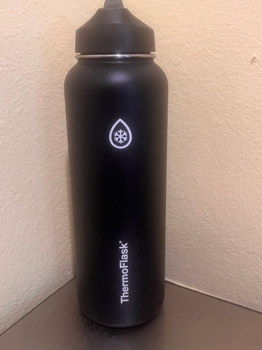 ThermoFlask 40 oz Black with Straw Lid